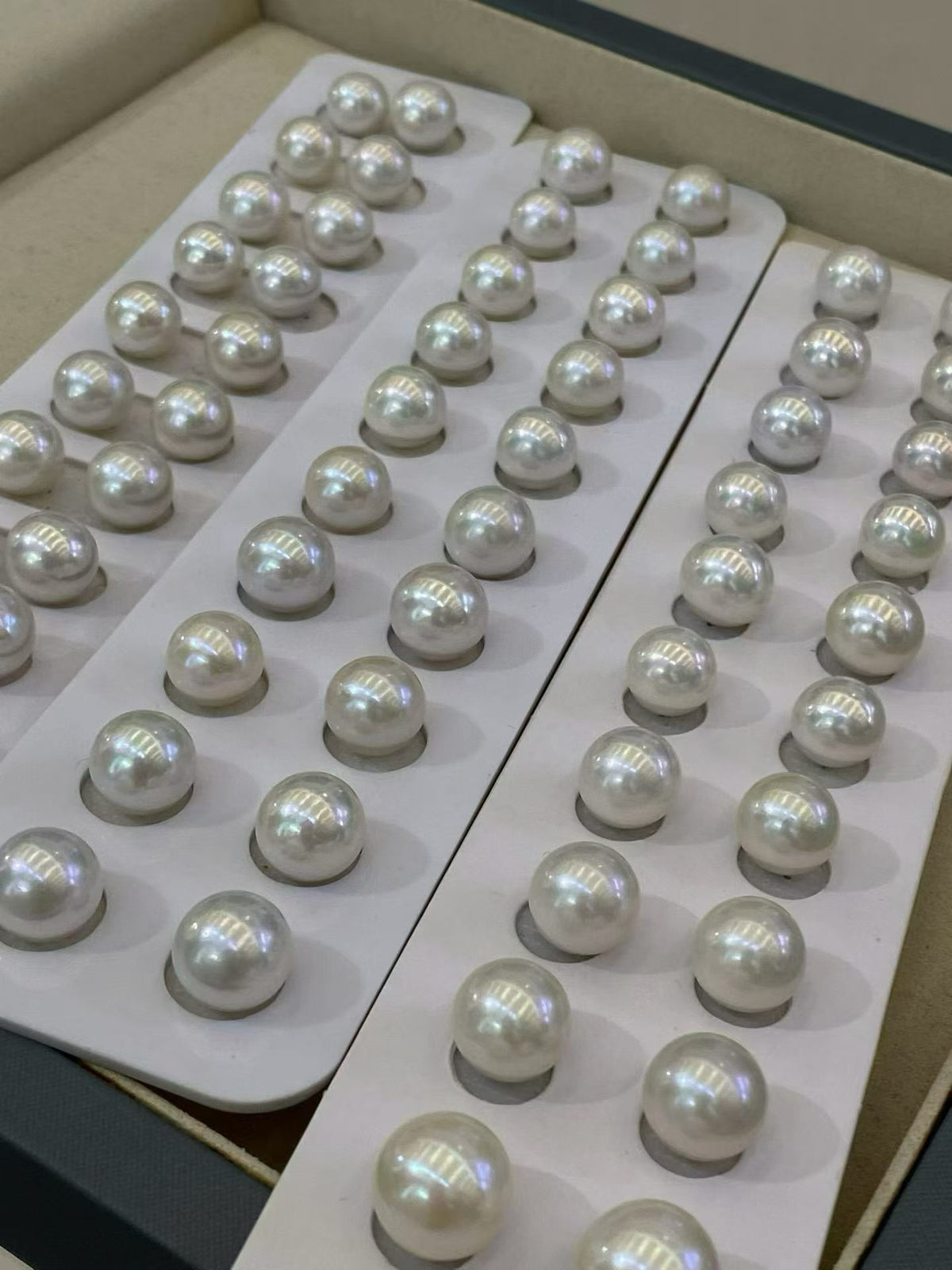 10–11mm White Edison Round Pearls for Earrings, 5A