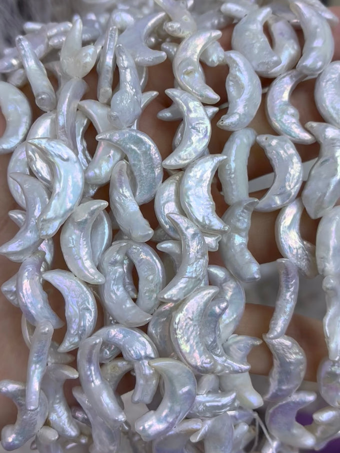 9–11 mm White Moon   Baroque Pearl Strand · 4A