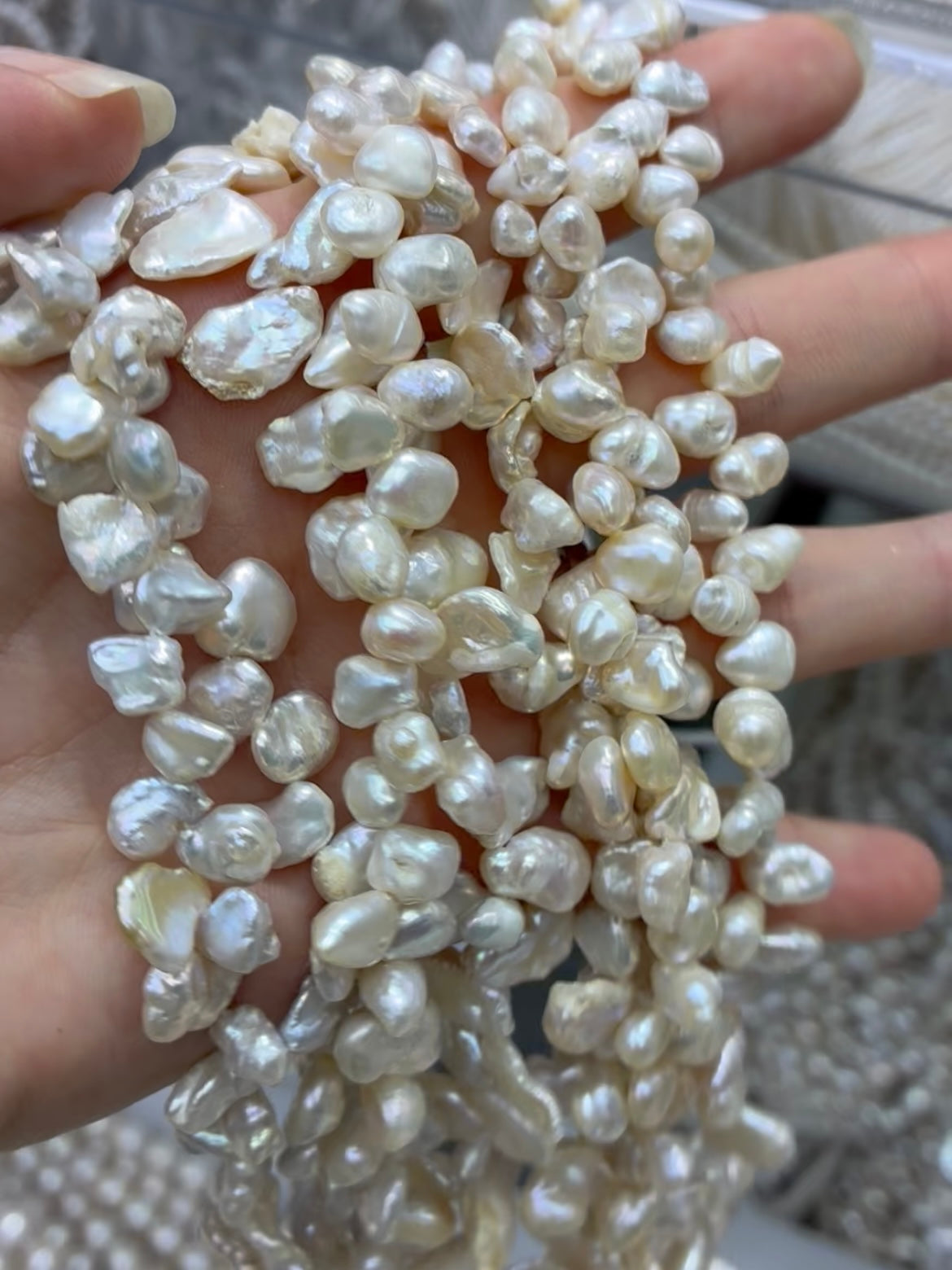 4–5 mm White Keshi Petal Pearl Strand · 5A